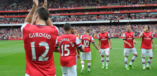 泪目！足协杯冠军奖杯被带回工体，放在已故球迷杨雪的座位旁（致敬已故球迷杨雪：足协杯冠军奖杯回到工体，放在她的座位旁）