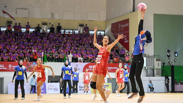 1-2！阿森纳遭读秒绝杀！曼城3-0大胜差2分，日本中场绝平利物浦（阿森纳1-2读秒遭绝杀，曼城3-0大胜将分差缩至2分，日本中场读秒绝平利物浦）