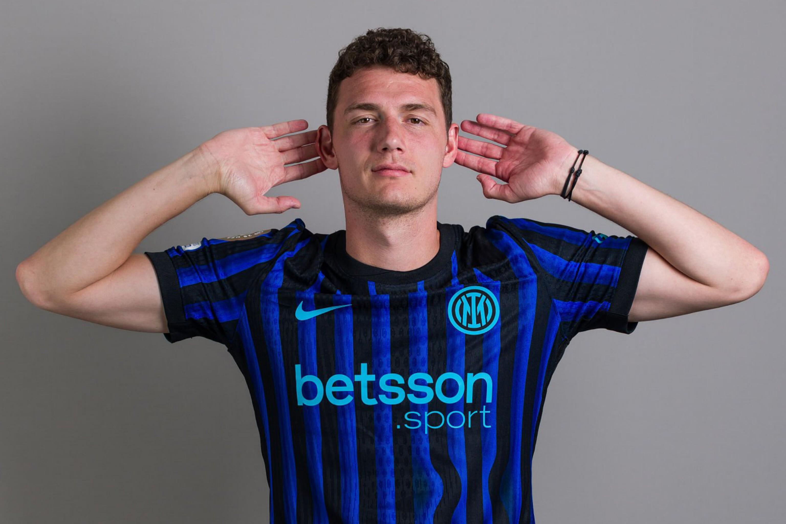 解锁新身份，美女球员艾丽莎-莱曼将成为米兰冬奥会火炬手（从绿茵到奥运火炬：美女球员艾丽莎-莱曼出任米兰冬奥会火炬手）