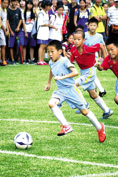 国米意甲对阵科莫10连胜，近6场全部零封取胜创纪录（国米对科莫意甲豪取10连胜，近6战场场零封创纪录）