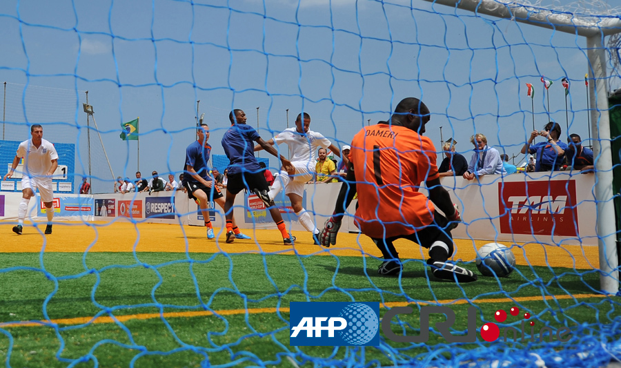 罗马推出黑胶唱片版队歌：限量版售价49.9欧，普通版19.9欧（罗马发售队歌黑胶唱片：限量款49.9欧，标准版19.9欧）