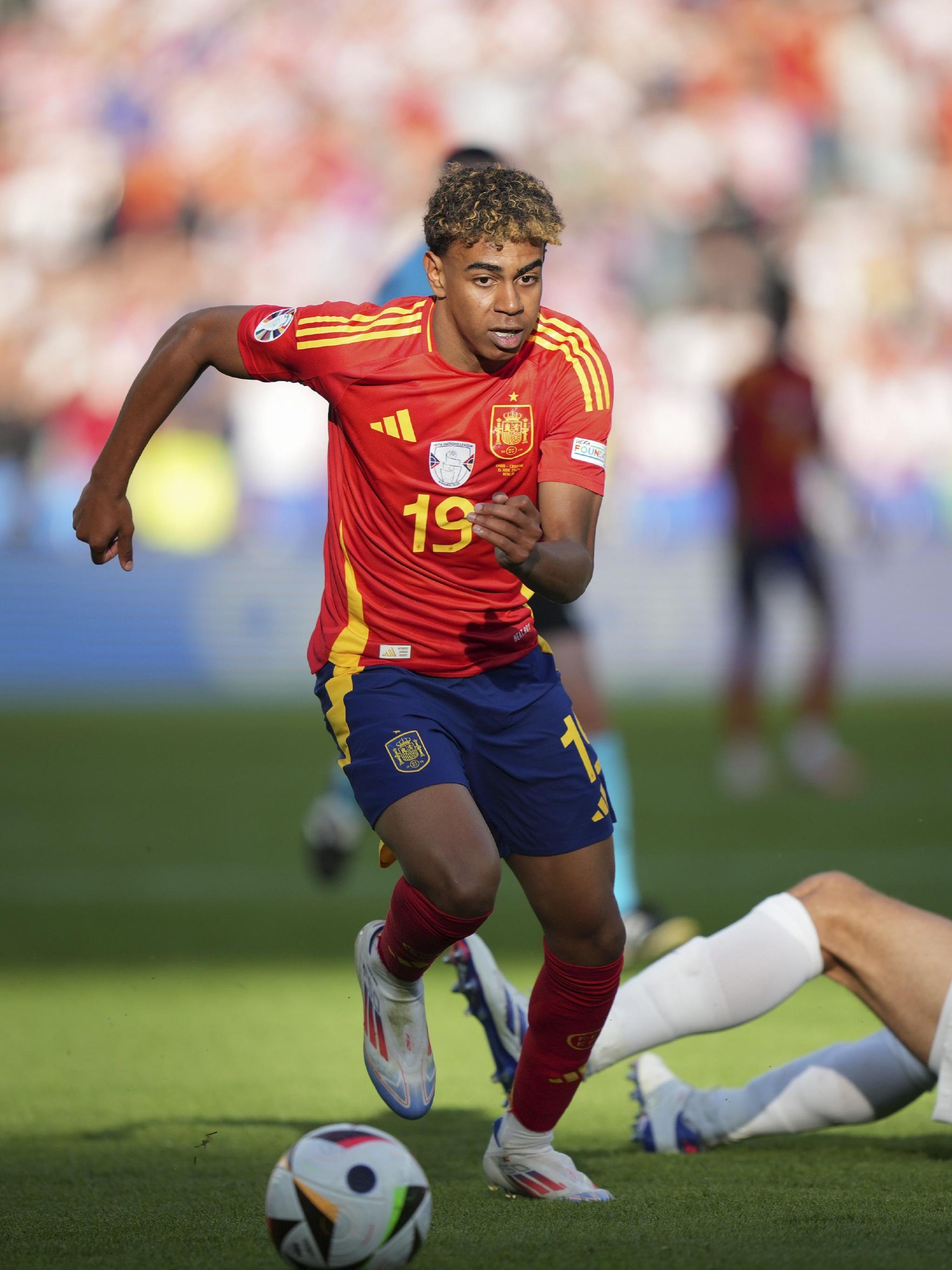 托普穆勒：巴萨各个位置都很强，弗里克是德国足球的一名大使（托普穆勒：巴萨全线实力雄厚，弗里克堪称德国足球大使）