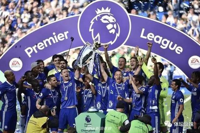 阿根廷强势晋级淘汰赛（阿根廷昂首闯入淘汰赛）